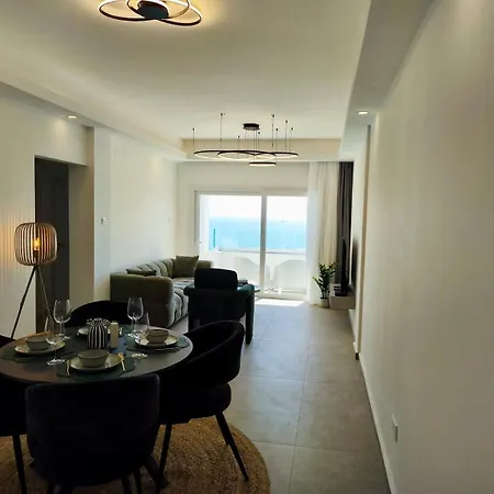 Joyscape Beachfront Apartmán *