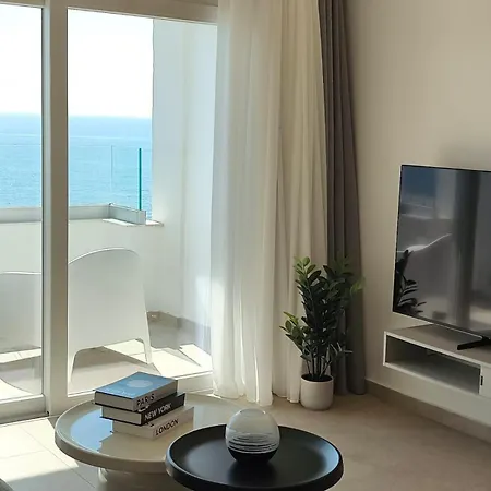 Joyscape Beachfront Apartament