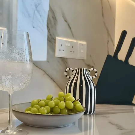 Joyscape Beachfront Daire Larnaca